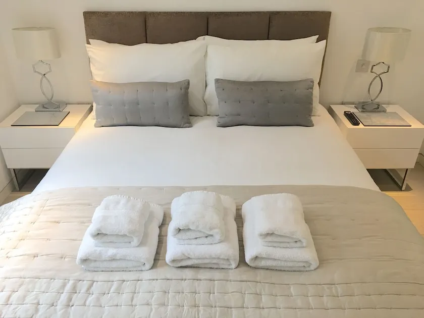 Central Luxury Suites - Image 1
