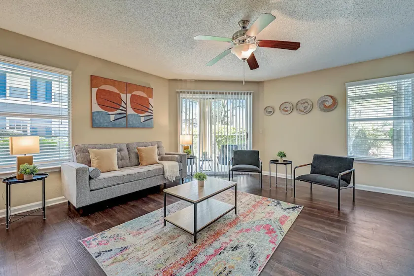 Convenient Apartments to Golf & Beaches by Frontdesk - Image 1