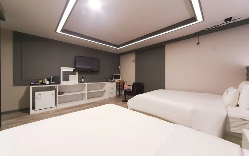 Gain Hotel - Image 1