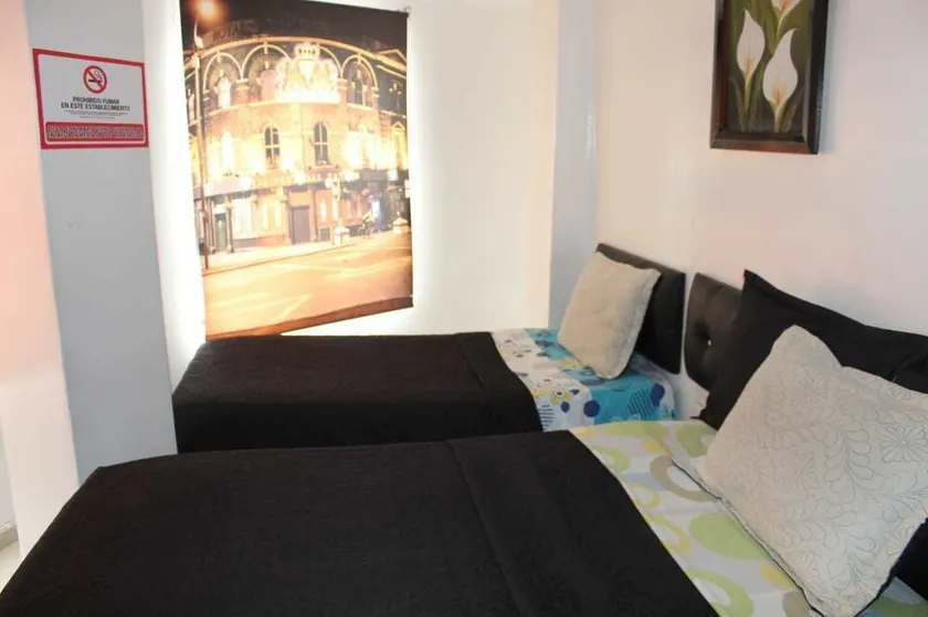 Hotel Windsor Castle - Image 1