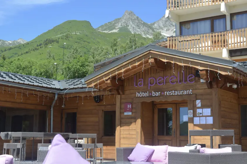 Hôtel La Perelle - Image 1