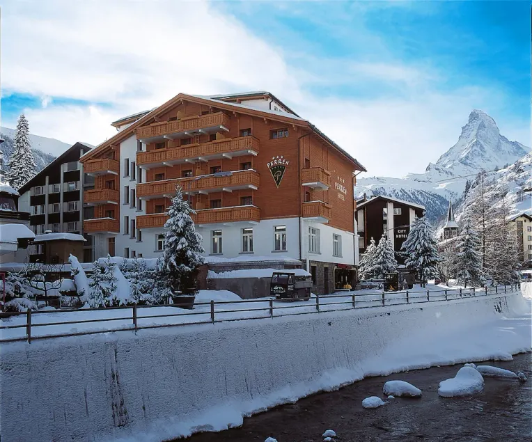 Hotel Perren Superior - Image 1
