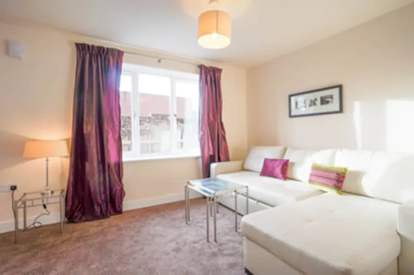Thatcham Serviced Apartments - Image 1