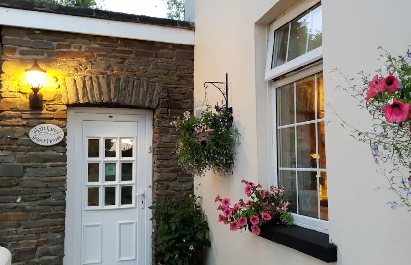Wern Ganol Guest House - Image 1