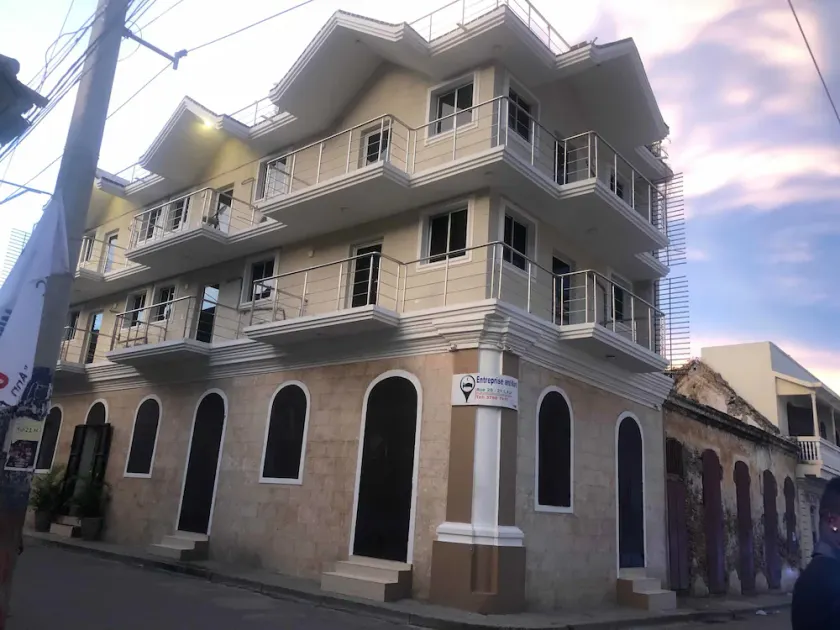 FRF Hotel - Image 1