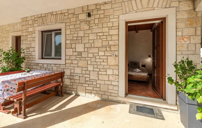 Amazing Apartment in Rovinjsko Selo With Wifi - Image 1