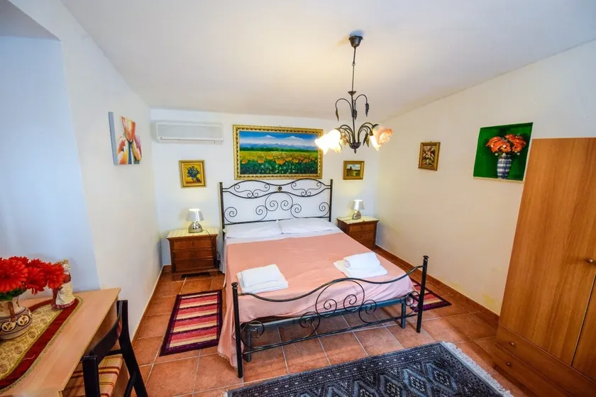 House With 2 Rooms in Enna, With Wonderful Lake View, Enclosed Garden - Image 1