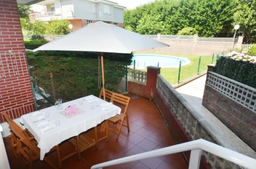 106305 - Apartment in Isla - Image 1