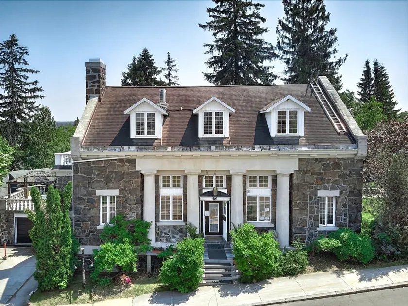 Le Manoir du Rocher - Image 1