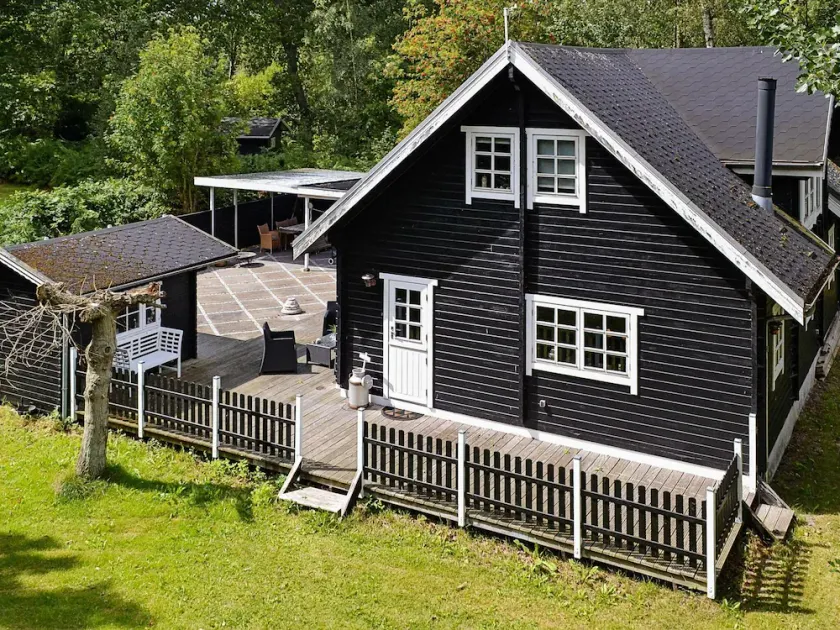 Pleasing Holiday Home in Syddanmark near Sea - Image 1