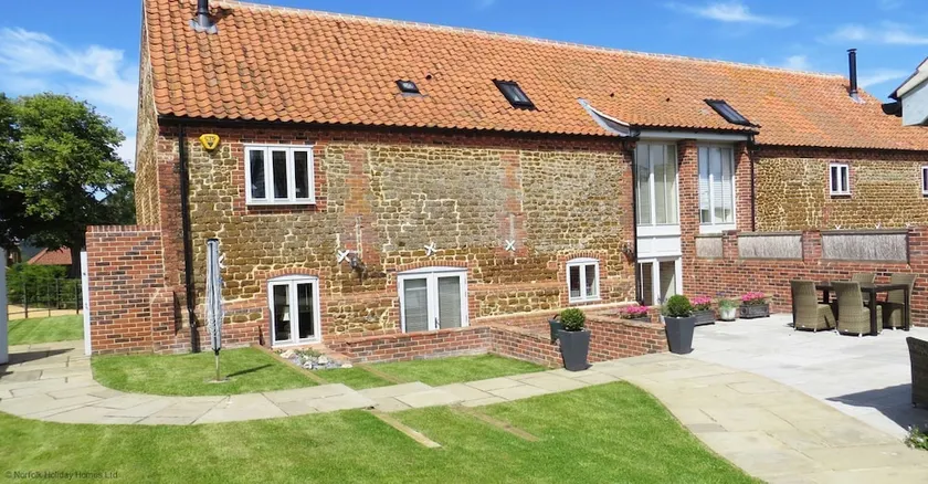Little Manor - Image 1