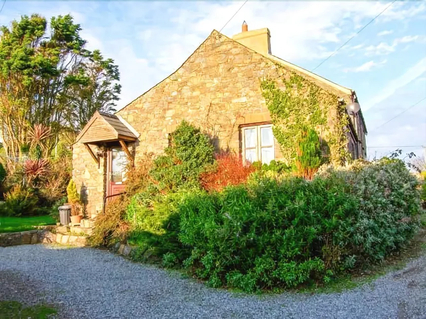 Bwthyn Bach - Image 1