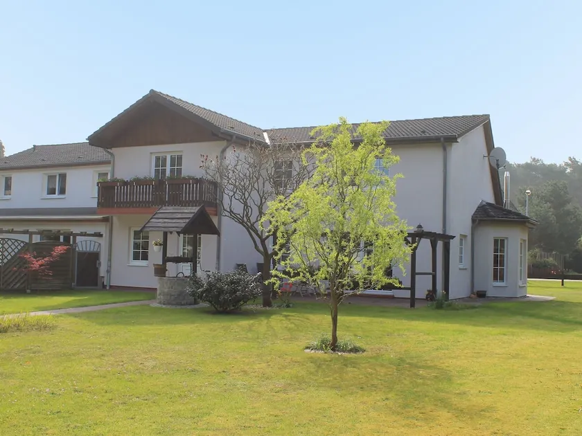 Luxurious Apartment in Wischuer With Fenced Garden, Barbecue - Image 1