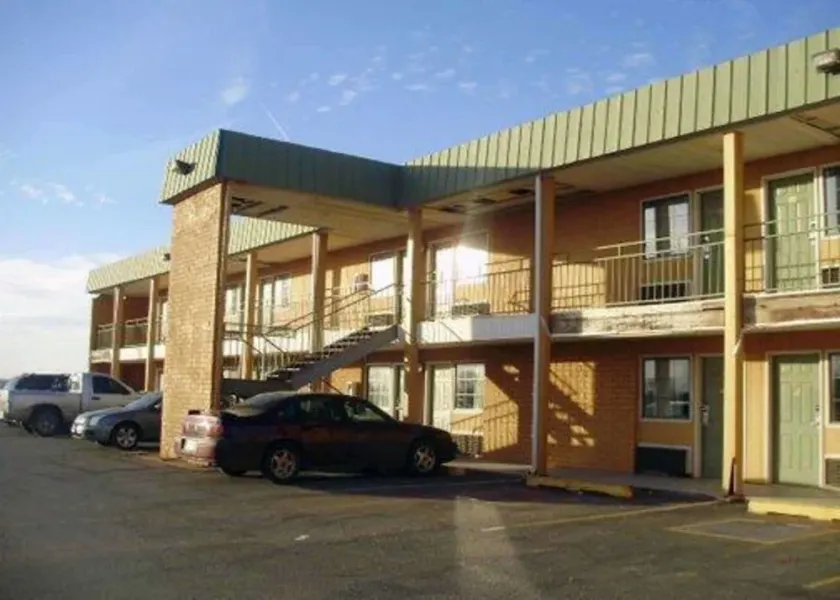Econo Lodge - Elk City - Image 1