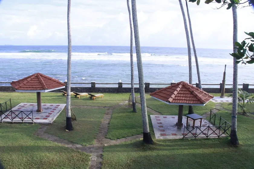 Nu Vin Beach - Image 1