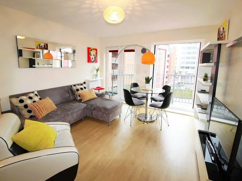 121 New Road - Image 1
