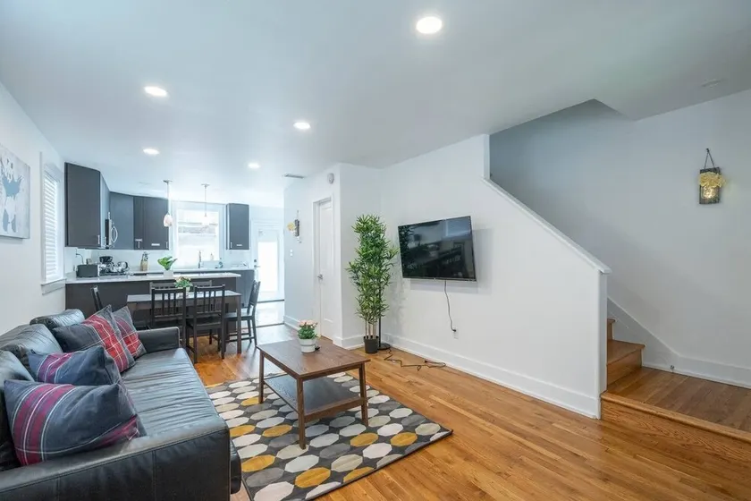 Modern Colonial 3BR/2BA House | 5m to DC & DCA, by CozySuites - Image 1