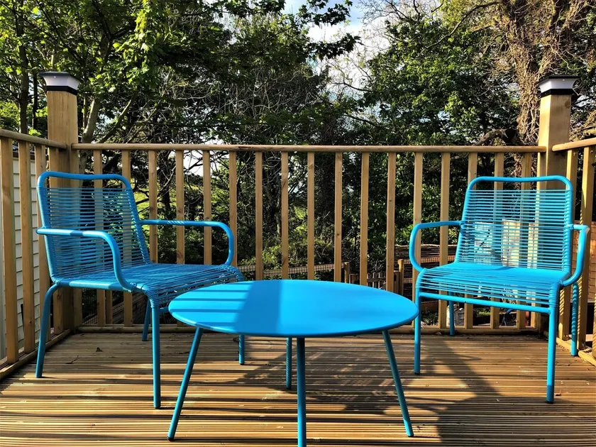 Unique 1+ bed Cabin, Parking and Private Garden - Image 1