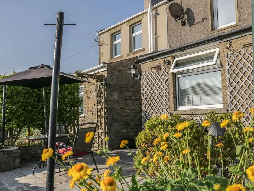 Guys Cottages - Image 1