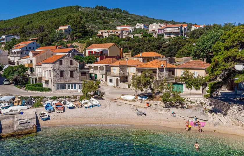 Nice Apartment in Prigradica With 3 Bedrooms and Wifi - Image 1