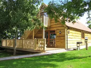 Ash Lodge - Image 1