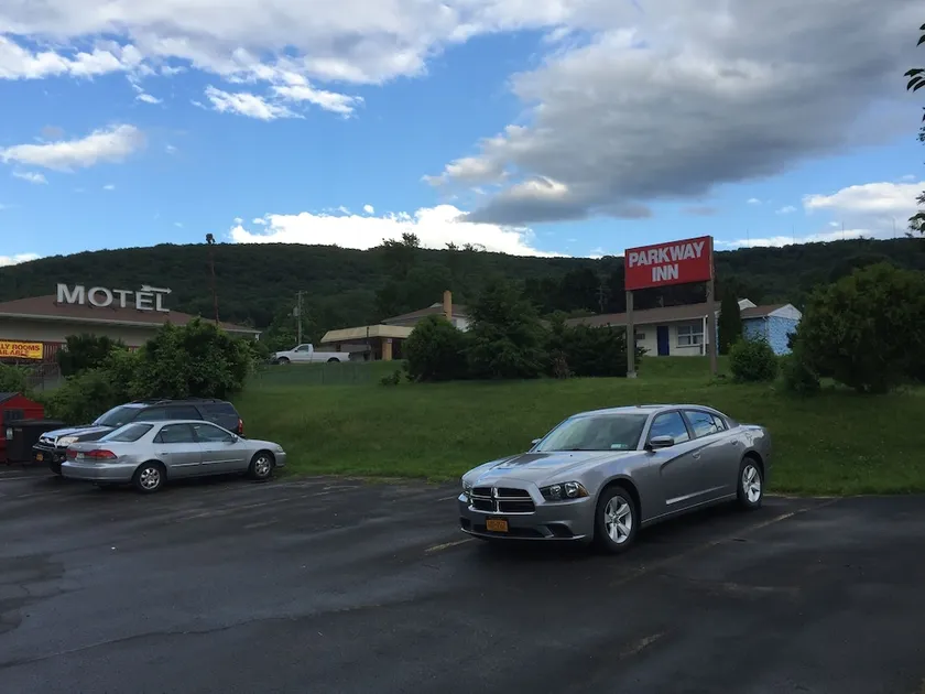 Parkway Inn - Image 1
