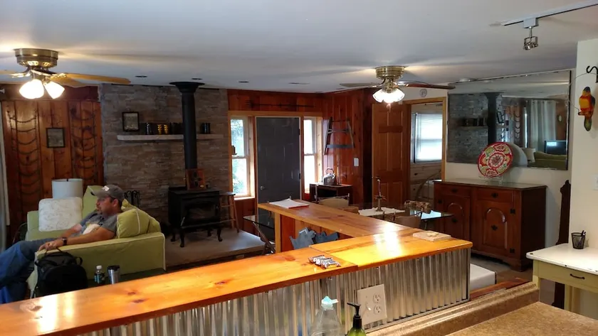East Tawas Rustic Retreat - Image 1