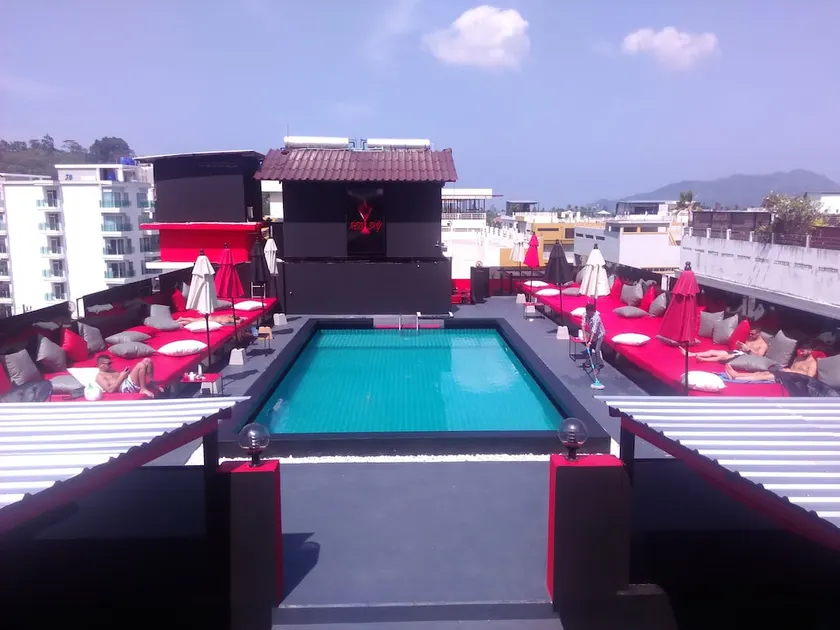 Sharaya Patong Hotel - Image 1