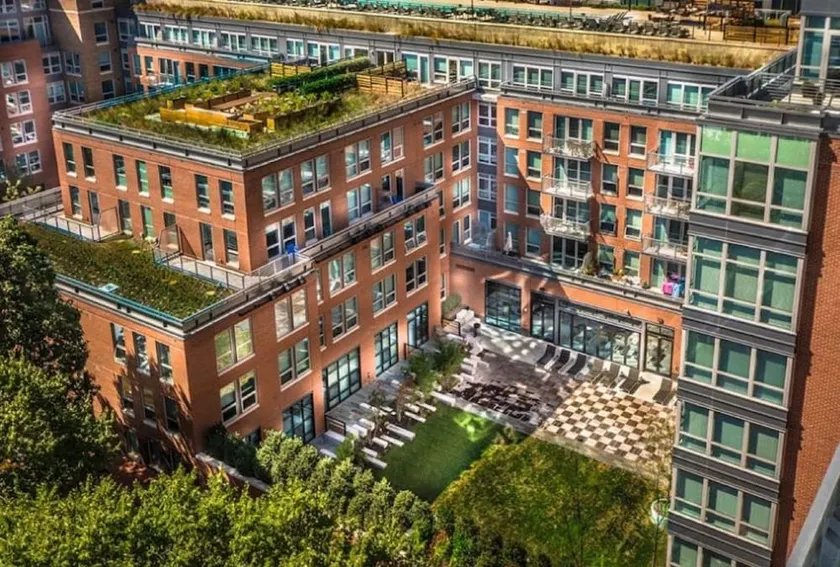Global Luxury Suites near Union Station - Image 1