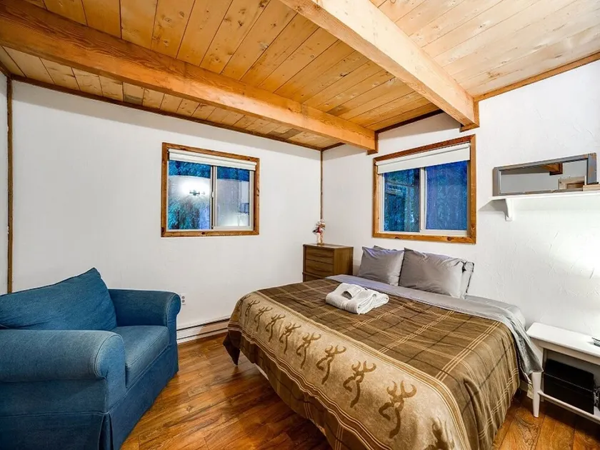 Mt Baker Lodging Cabin 48 Sleeps 7 - Image 1