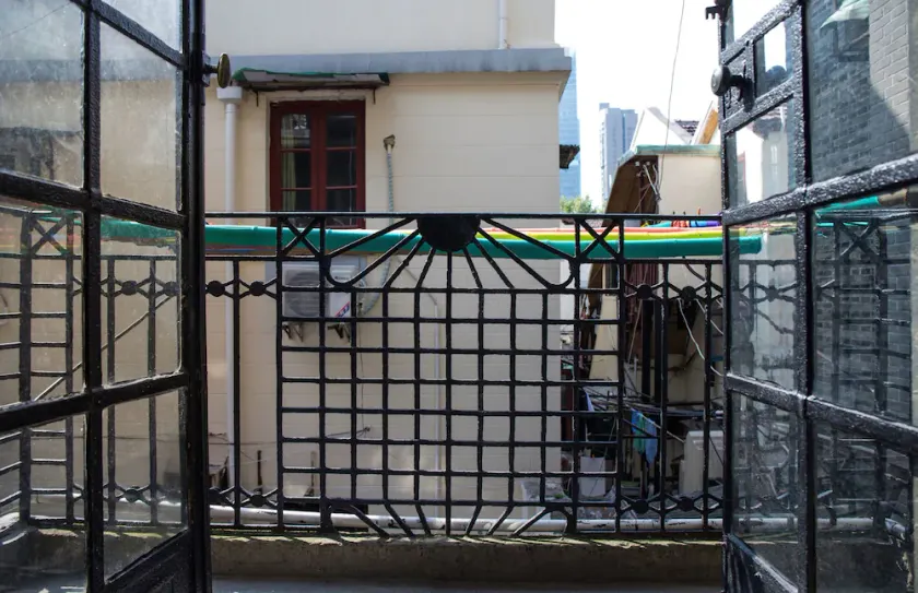 Le Mansion Apartment - Image 1