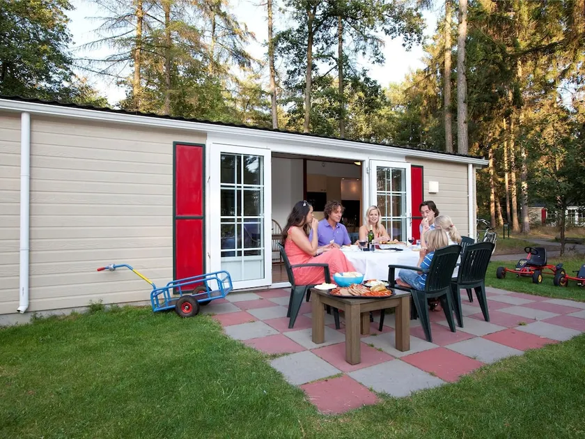 Cosy Chalet With Combi-microwave, Next to a Nature Reserve - Image 1