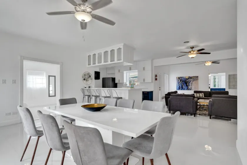 La Serre Miami Home & Private Pool Near Aventura Mall - Image 1