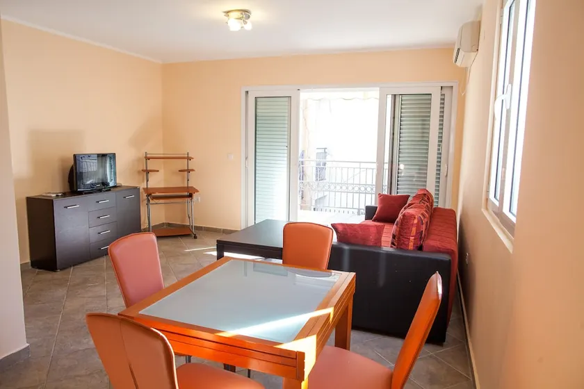 Apartment Lira - Image 1