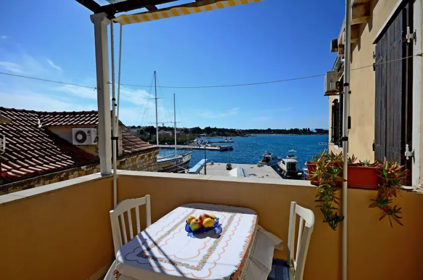 Apartments Best Location - Image 1