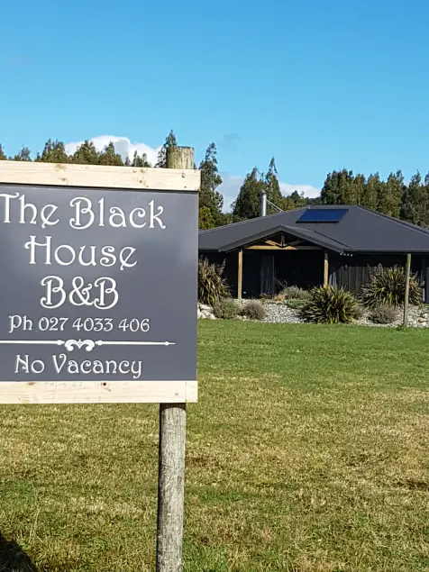 Blackhouse Guesthouse - Image 1