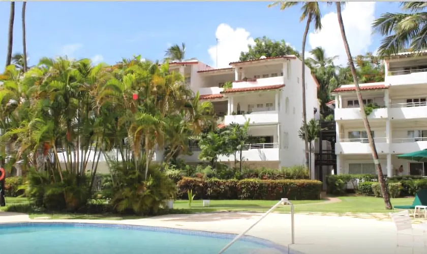 Glitter Bay Suites - Image 1