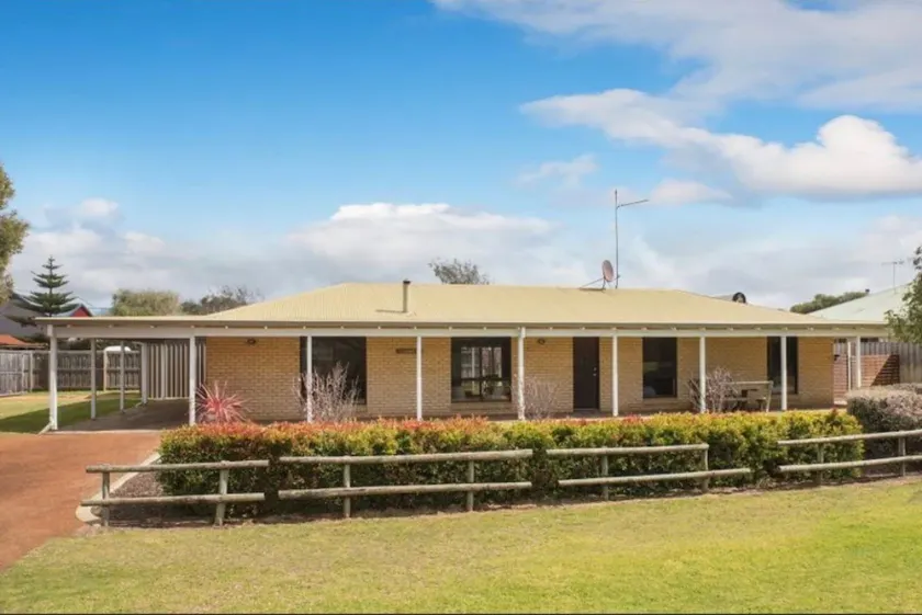 Crystal Shores,Pet Friendly, Beach, Family - Image 1