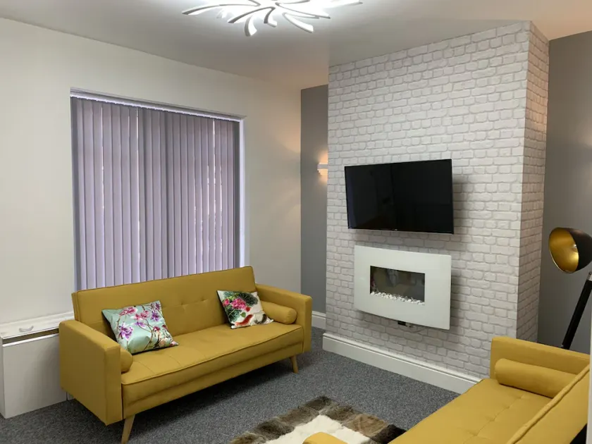 GuywoodHouse - Image 1