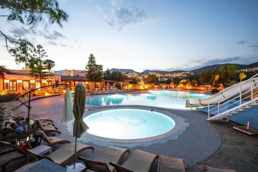 Museum Resort & Spa - Image 1