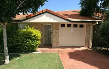 Huntington Villas - Image 1