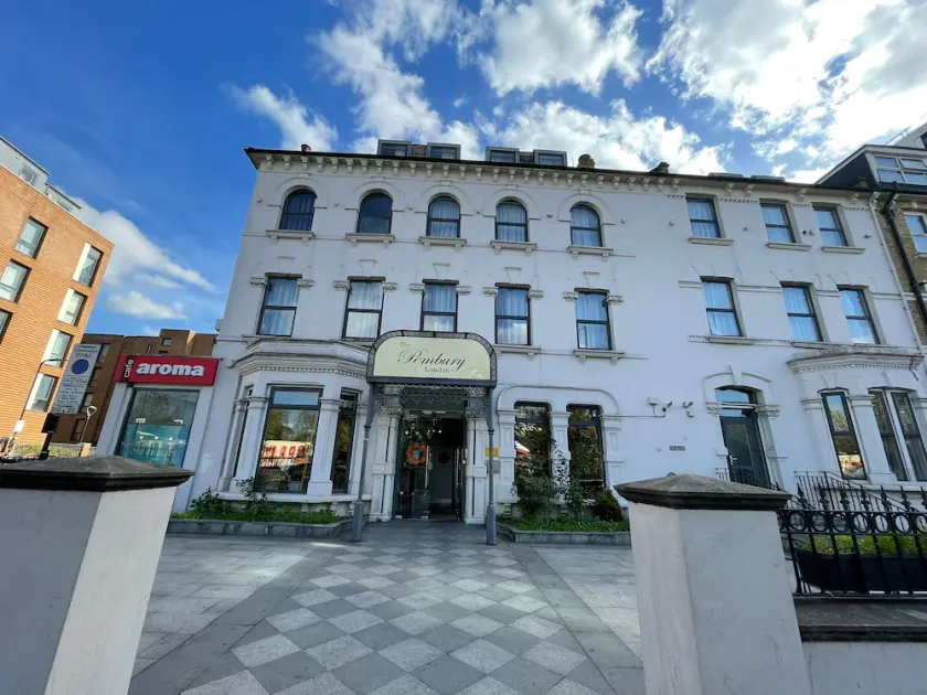 Pembury Hotel - Image 1