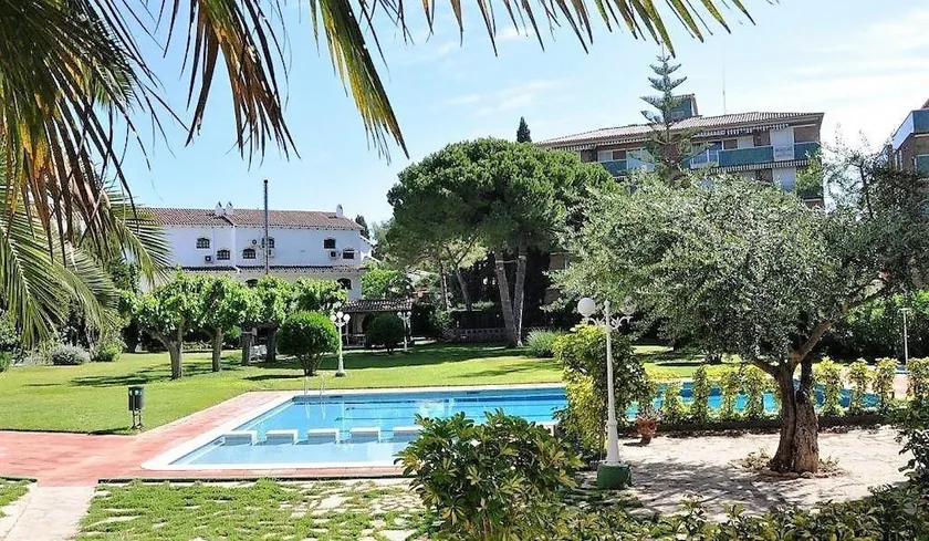 Suitur Apartment With Pool And Tennis Court - Image 1
