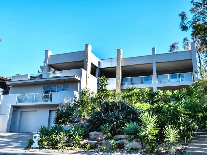 Hollywood Tree House - Image 1