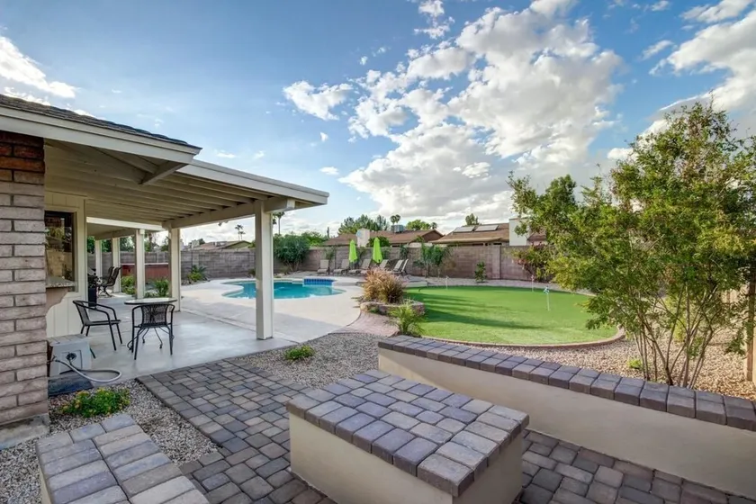 SLS Paradise - Resort Yard with FREE Heated Pool, Spa, Boccie & More. - Image 1