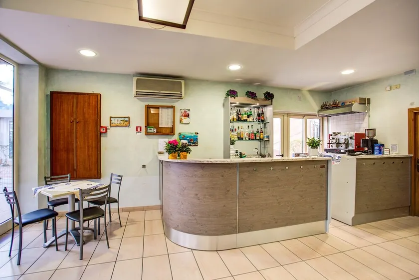 Hotel Smile - Image 1
