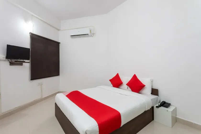 Convivial Paradise by OYO Rooms - Image 1