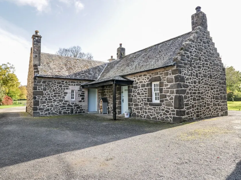 Marnoc Cottage - Image 1