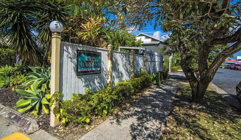 Cairns City Garden Apartment - Image 1