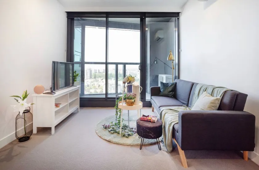 Holistay Premium - Swanston Central - Image 1